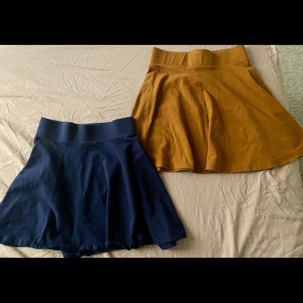 ✨2 Forever21 Skirts✨✨2 for 1✨